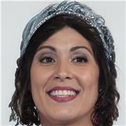 Soy profesora y doy clases de apoyo escolar.